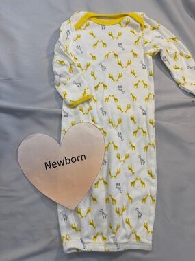 Carter's - LIKE NEW - Yellow and White convertible sleep gown w/ giraffe print